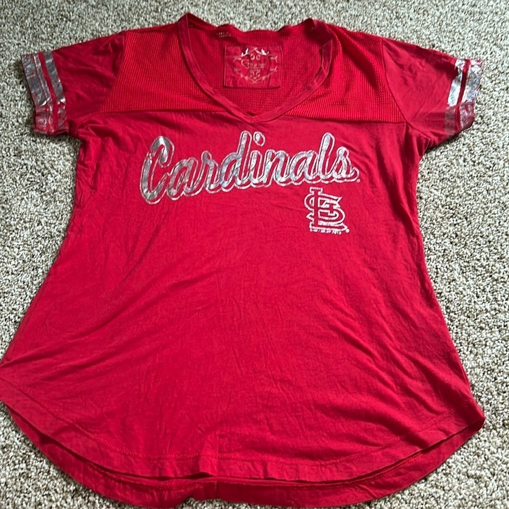 Women’s cardinals top.